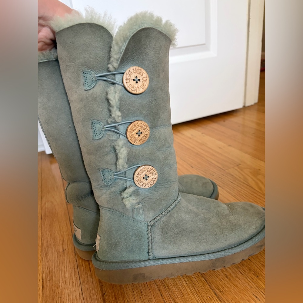 UGG Bailey Button Triplet Winter Boots in Sage
